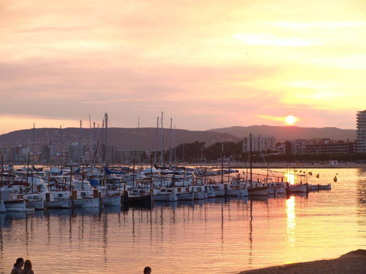 Villa Casa 4Estacions Palamós 3a linia de mar zona Port Marina - pàrquing Esterno foto
